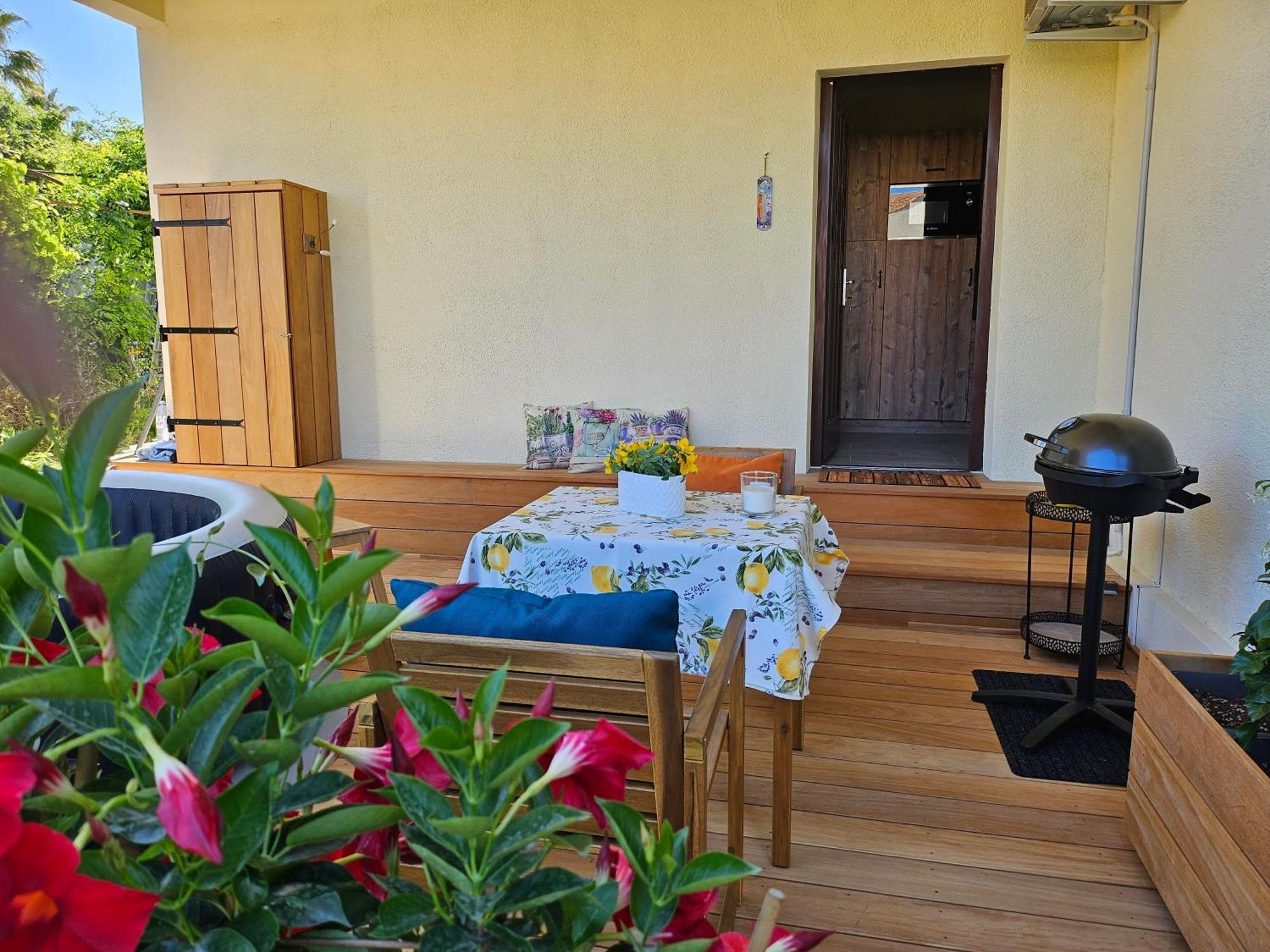 וילנב-לובה Charmant Studio Pres De La Plage Avec Jacuzzi Et Terrasse Privative מראה חיצוני תמונה